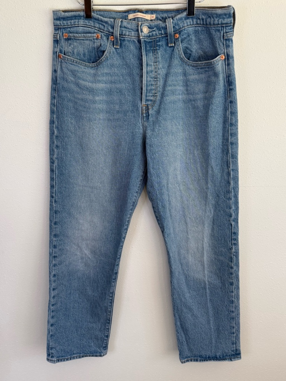 Levi’s Wedgie Straight Jeans Size 31 High Rise Medium Wash Button Fly